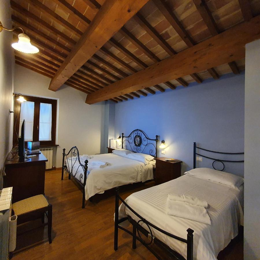 Pietra Maula Agriturismo Castelraimondo Buitenkant foto