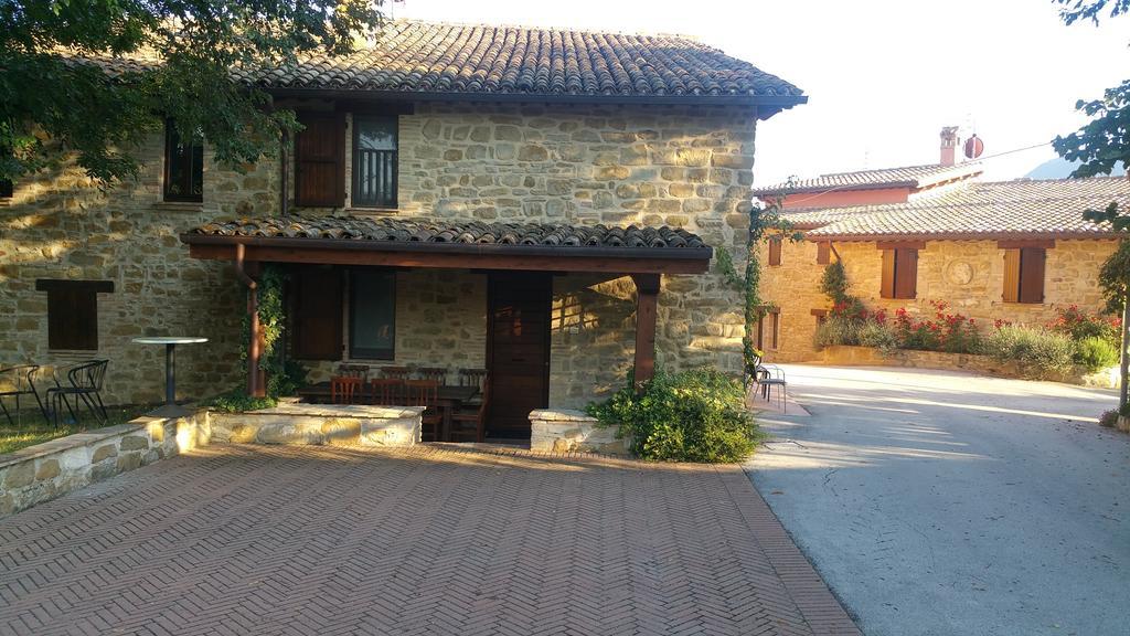 Pietra Maula Agriturismo Castelraimondo Buitenkant foto