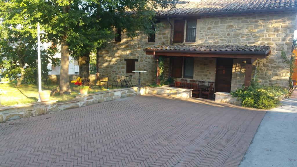 Pietra Maula Agriturismo Castelraimondo Buitenkant foto